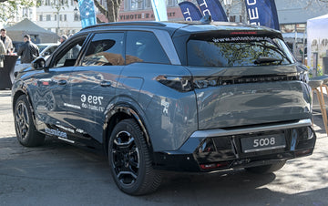 Peugeot e-5008